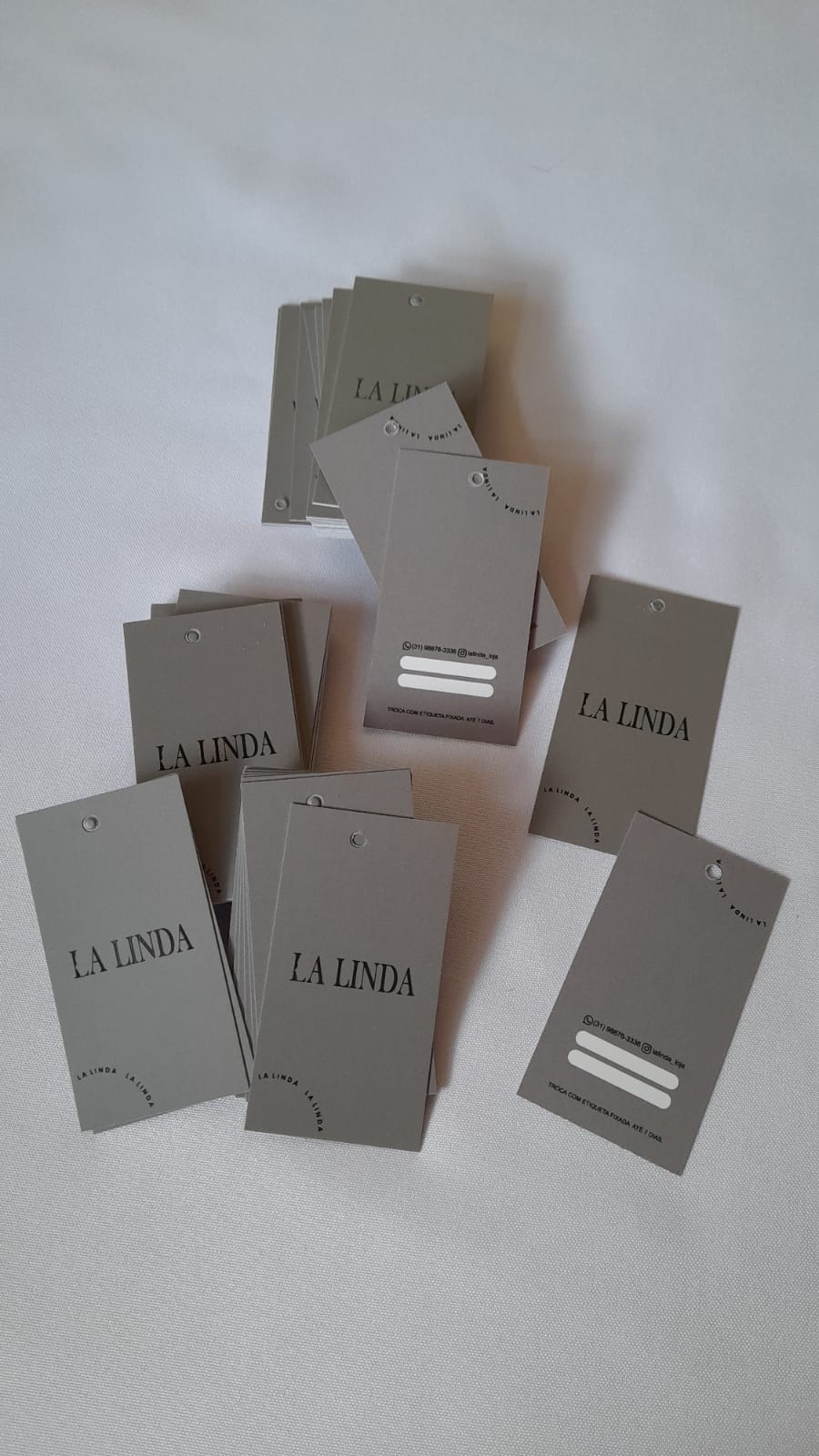 Tags de roupas personalizadas