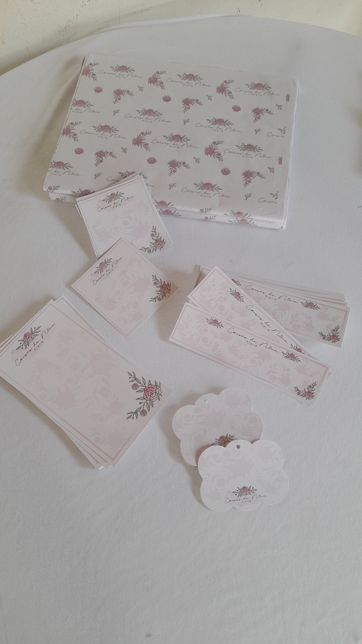 Kit de papelaria personalizada para laçeiras produzido pela Gráfica Intro Maker