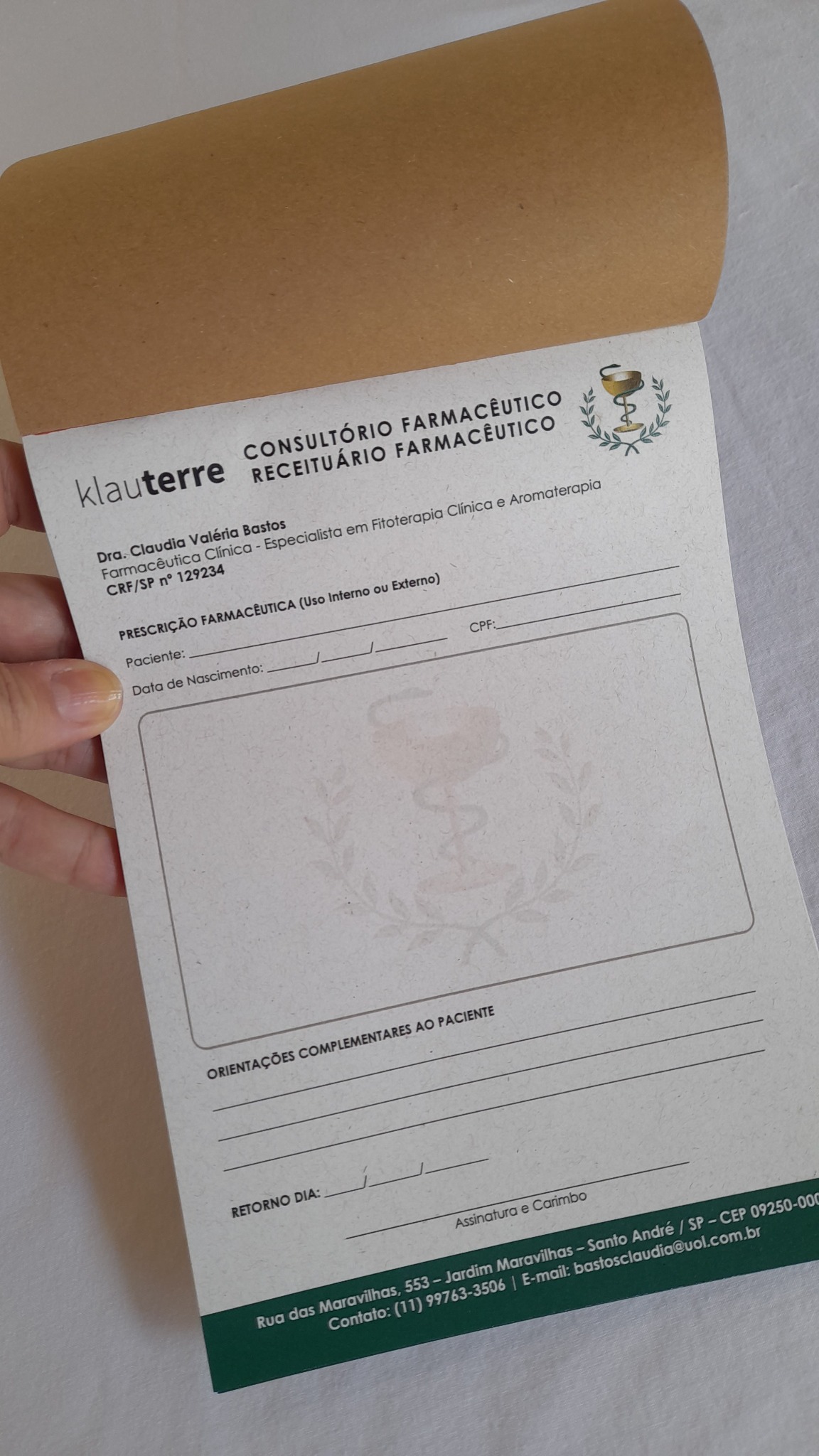 Receituário farmacêutico personalizado produzido pela Gráfica Intro Maker